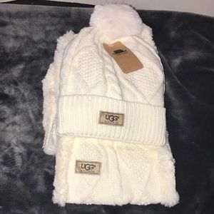Ugg infinity scarf and hat white NWT AUTHENTIC